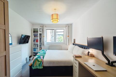 2 bedroom flat for sale, Hawker Place, Walthamstow, E17