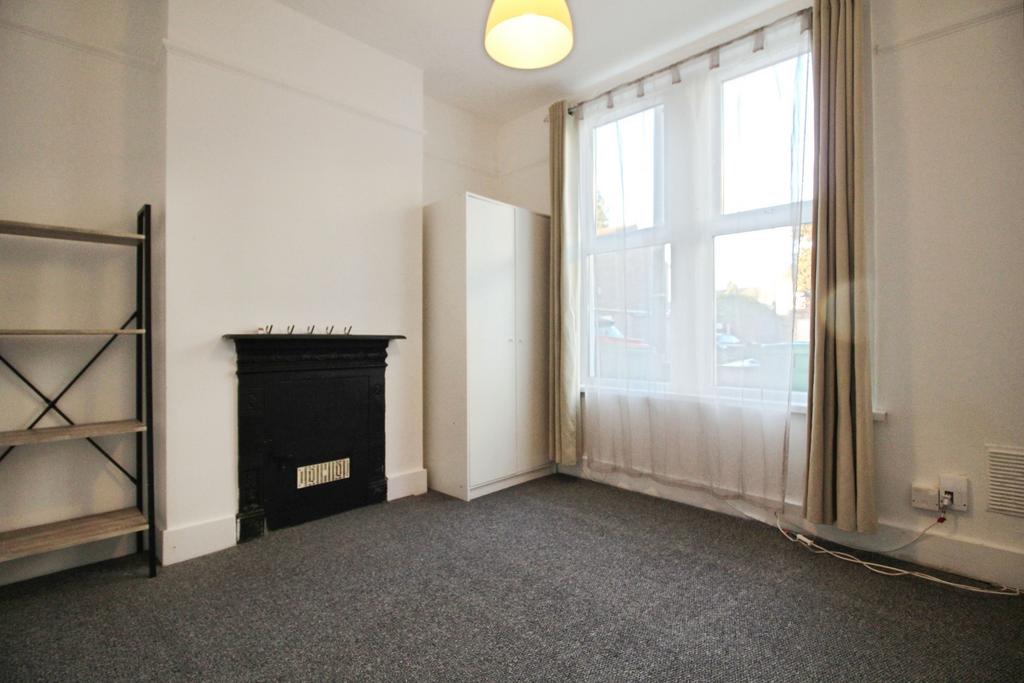 House in London, Forest Gate - More