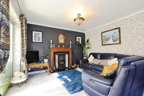 3 bedroom detached house for sale, Spring Grove Crescent, Kidderminster, Worcestershire, DY11