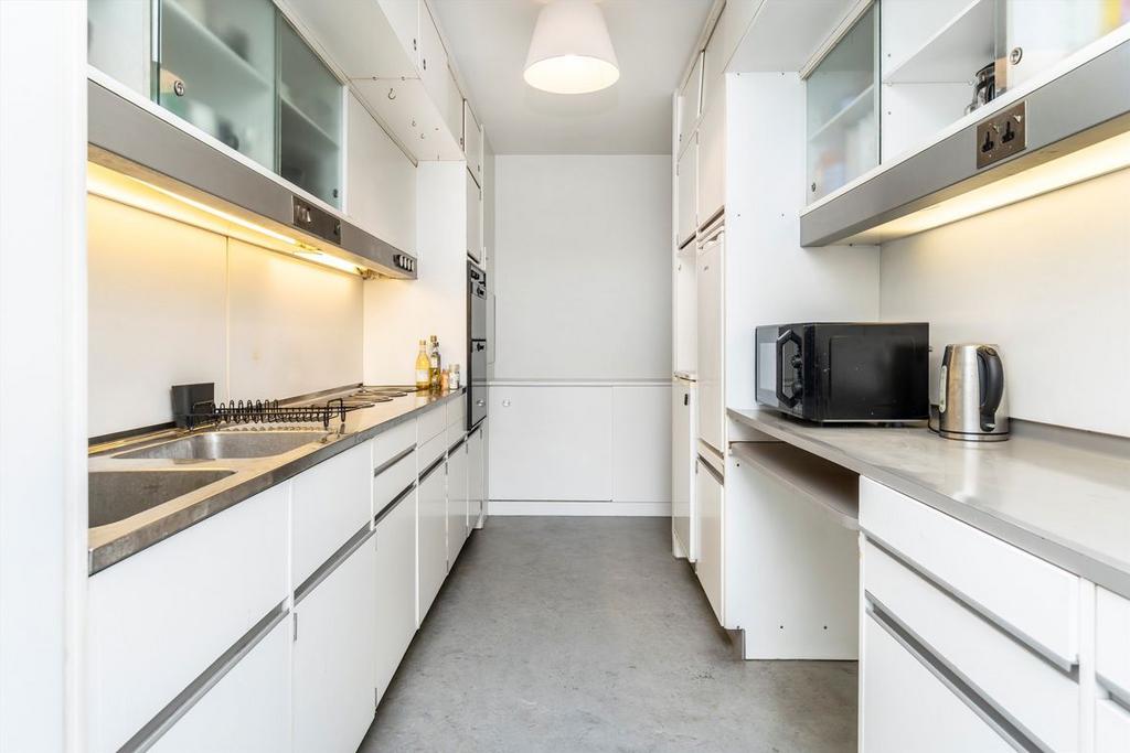 Apartment in London - More
