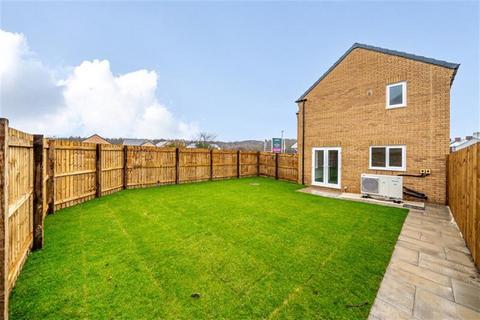 3 bedroom detached house to rent, Dovecote Avenue, S63