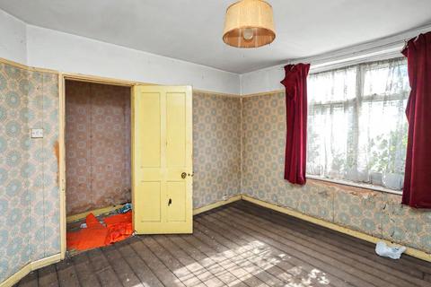 2 bedroom terraced house for sale, 234 Woodward Road, Dagenham, RM9 4TA
