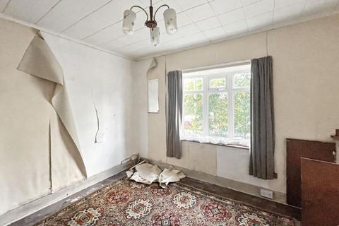 3 bedroom end of terrace house for sale, 19 Park Road, Caterham, CR3 5TB