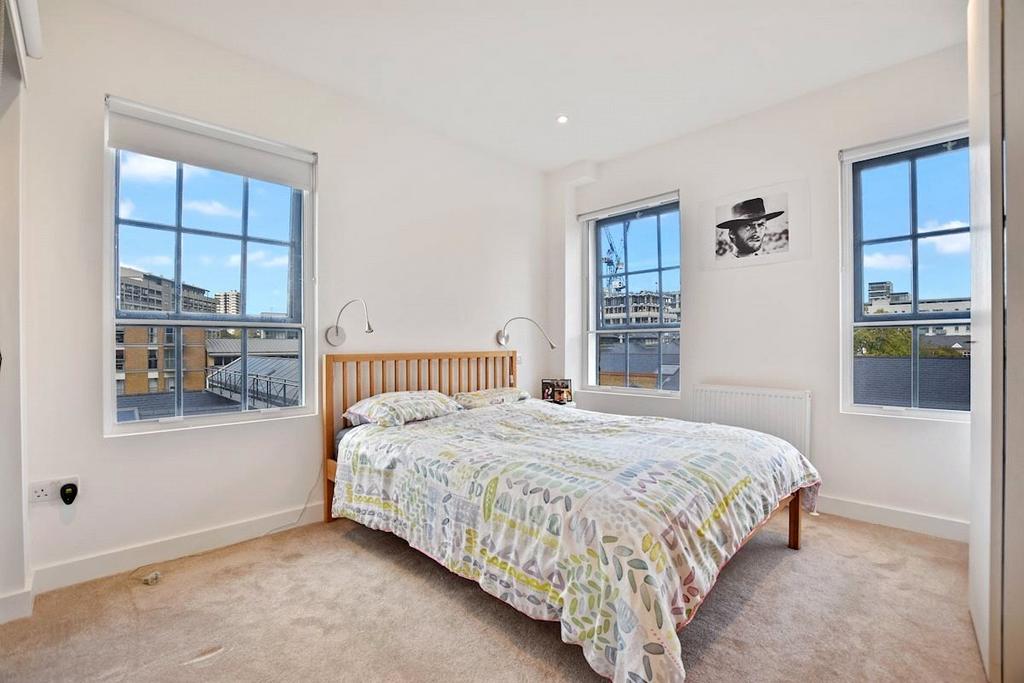 Apartment in London - View 5