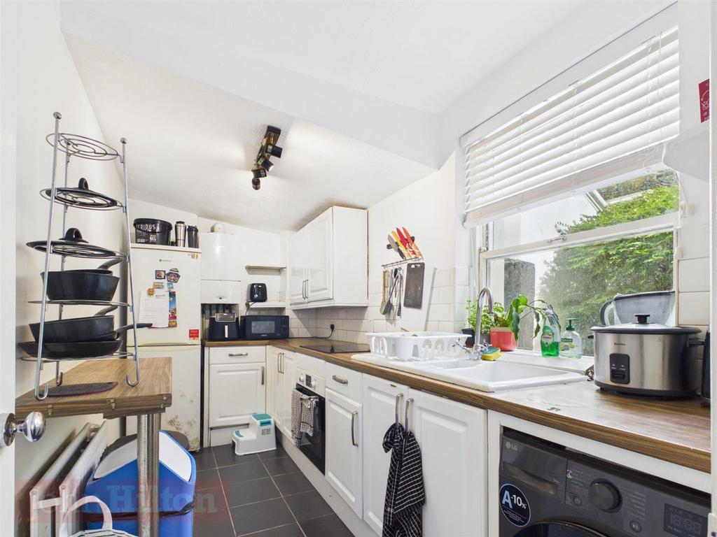 Apartment in Brighton - View 3