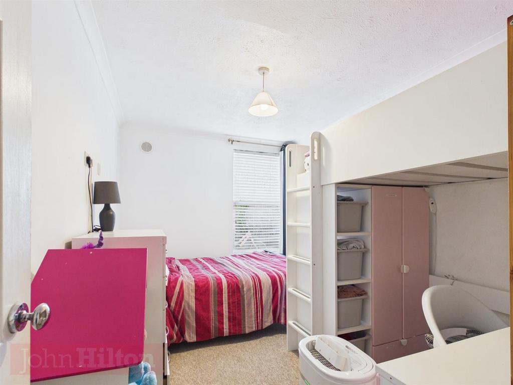 Apartment in Brighton - View 4