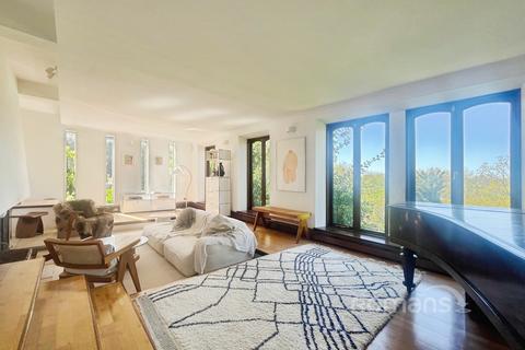 6 bedroom detached house for sale, Wrecclesham Hill, Wrecclesham, Farnham
