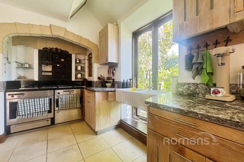 6 bedroom detached house for sale, Wrecclesham Hill, Wrecclesham, Farnham