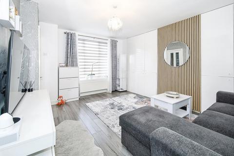 2 bedroom end of terrace house for sale, Eatesbrook Road, BIRMINGHAM, West Midlands, B33