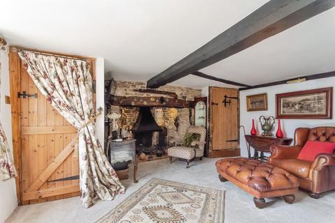 3 bedroom terraced house for sale, High Street, Shrivenham, Swindon