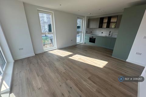 2 bedroom flat to rent, Berkeley The Green Quarters, London, UB1