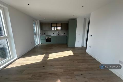 2 bedroom flat to rent, Berkeley The Green Quarters, London, UB1