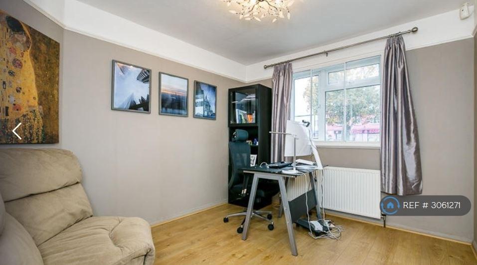 House in Sutton - View 2