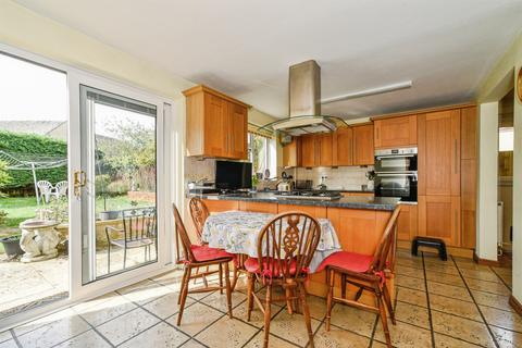 4 bedroom detached house for sale, Crabtree Park, Fairford