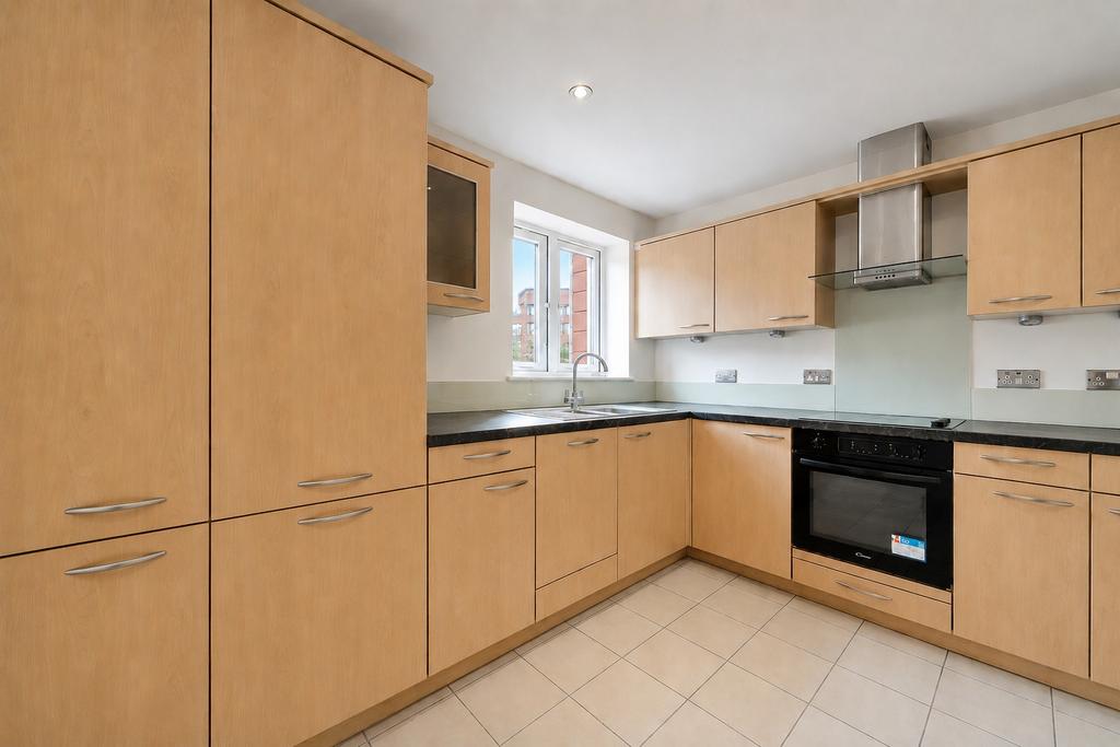 Apartment in Bromley - View 3