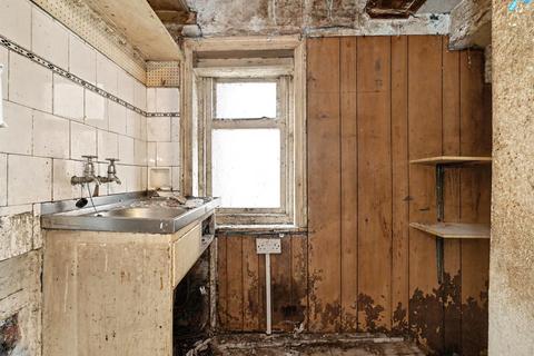 2 bedroom end of terrace house for sale, 4 Benjamin Street, Liversedge, WF15 7HX