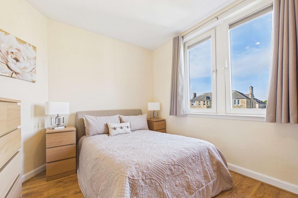 Apartment in Edinburgh - More