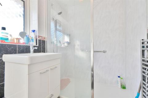 3 bedroom semi-detached house for sale, Grasmere Avenue, Slough