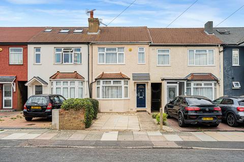 3 bedroom terraced house for sale, Pembroke Avenue, Enfield