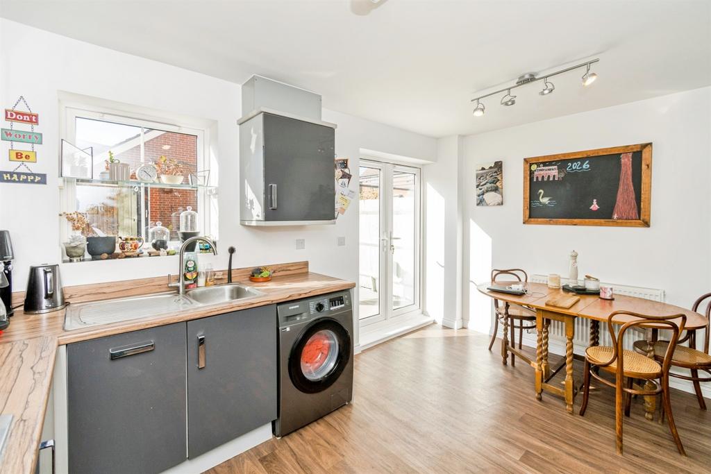 House in Southampton - More