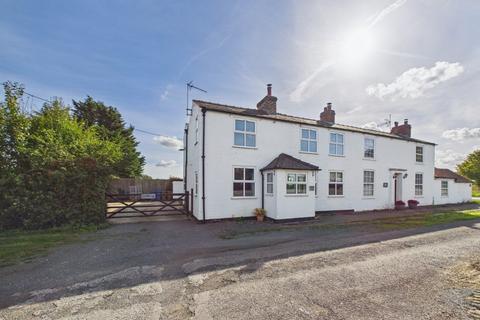 4 bedroom semi-detached house for sale, Beverley Road, Watton, YO25 9HZ