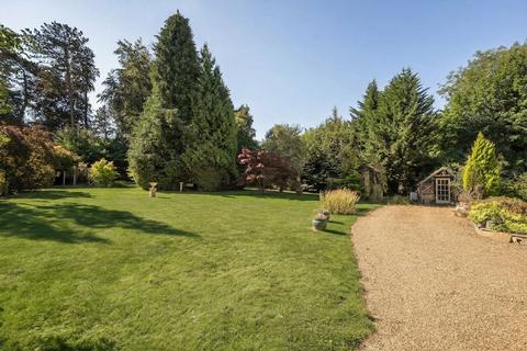 3 bedroom detached bungalow for sale, Station Road, Woldingham, CR3