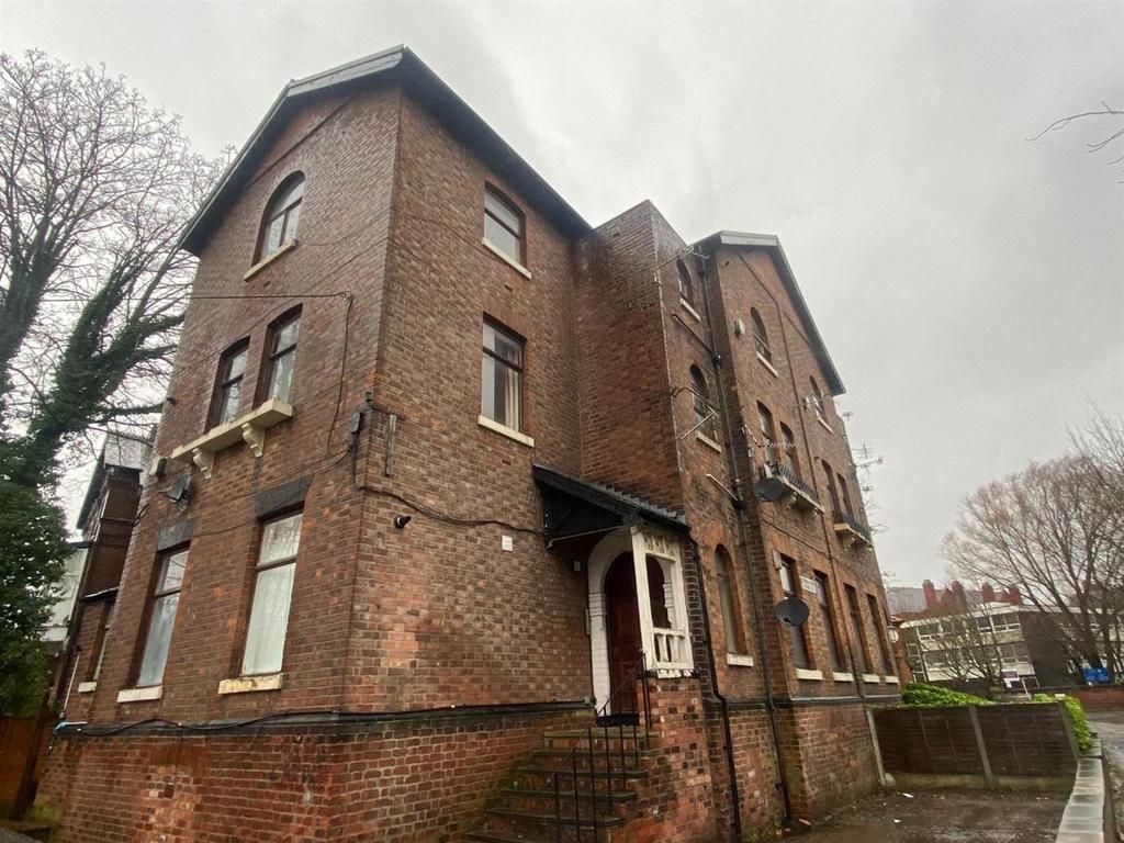 Apartment in Manchester, Victoria Park, Rusholme - View 5