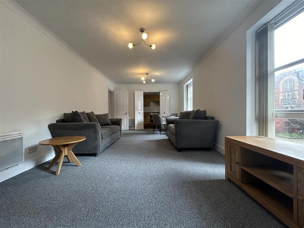 Apartment in Manchester, Piccadilly, City Centre - View 3