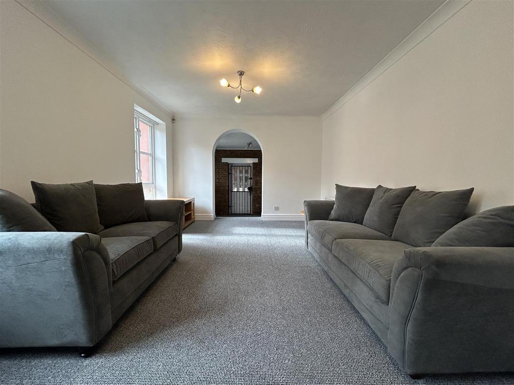 Apartment in Manchester, Piccadilly, City Centre - View 4