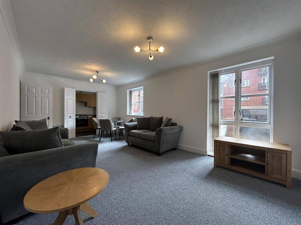 Apartment in Manchester, Piccadilly, City Centre - View 2