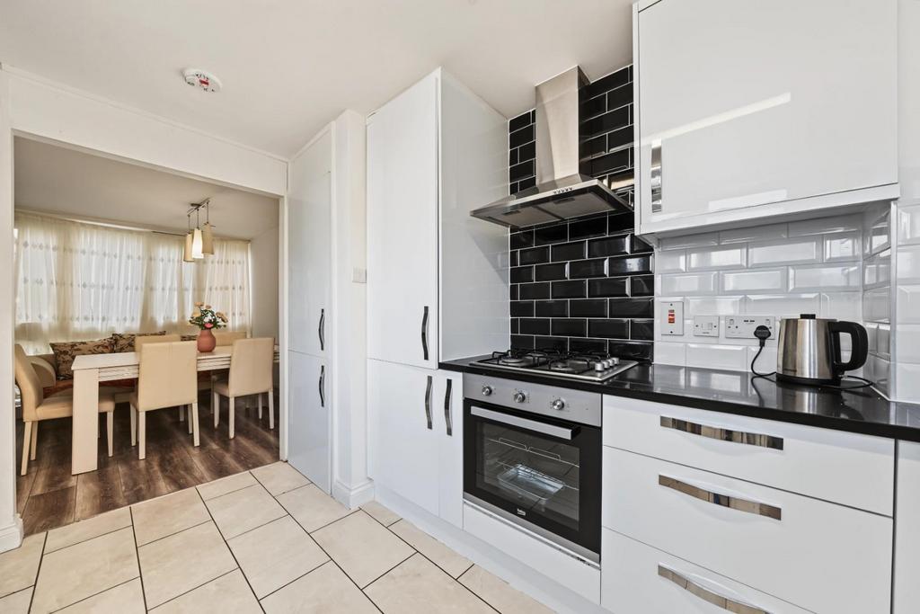 Apartment in London - View 2
