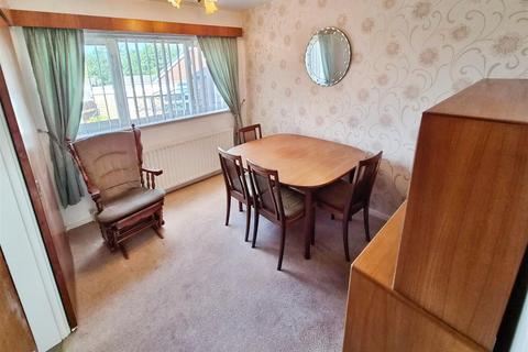 2 bedroom detached house for sale, Pine Grove, Sandbach