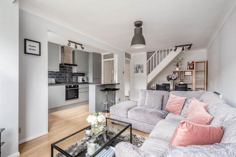 2 bedroom flat for sale, Trent Court, New Wanstead,