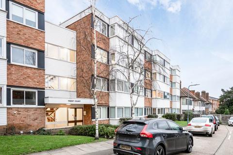 2 bedroom flat for sale, Trent Court, New Wanstead,