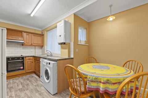 2 bedroom flat for sale, Lincoln Court, London Road, Enfield, EN2