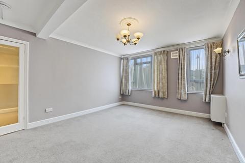 2 bedroom flat for sale, Lincoln Court, London Road, Enfield, EN2