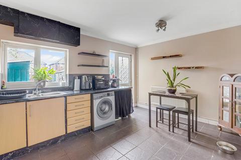 2 bedroom terraced house for sale, Victor Crescent, Nottingham NG10