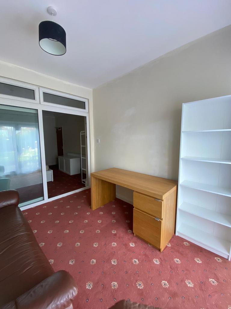 House in Isleworth - View 2