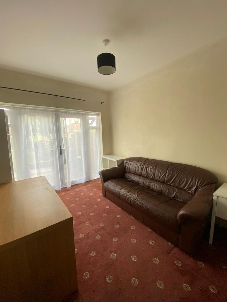 House in Isleworth - View 3
