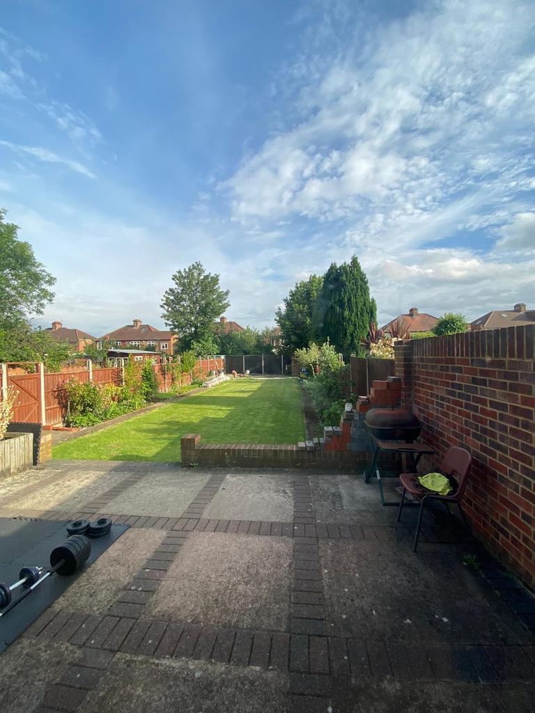 House in Isleworth - View 5