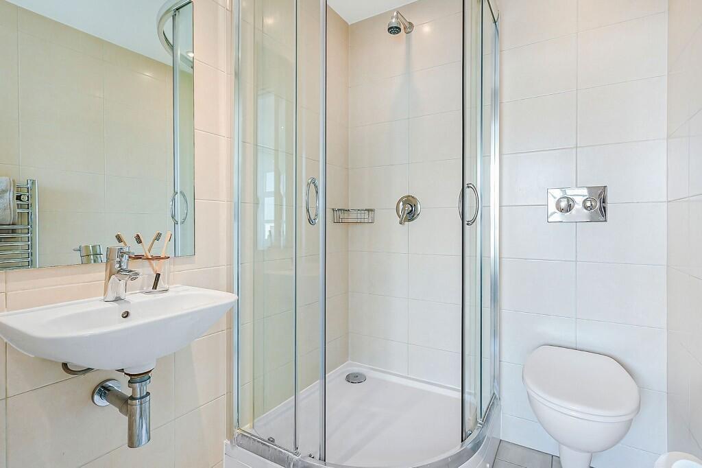 Apartment in London - View 5