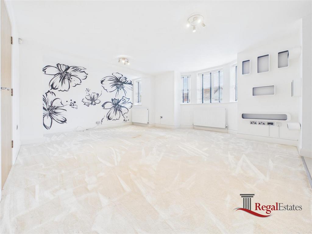 Apartment in Harrow - View 3