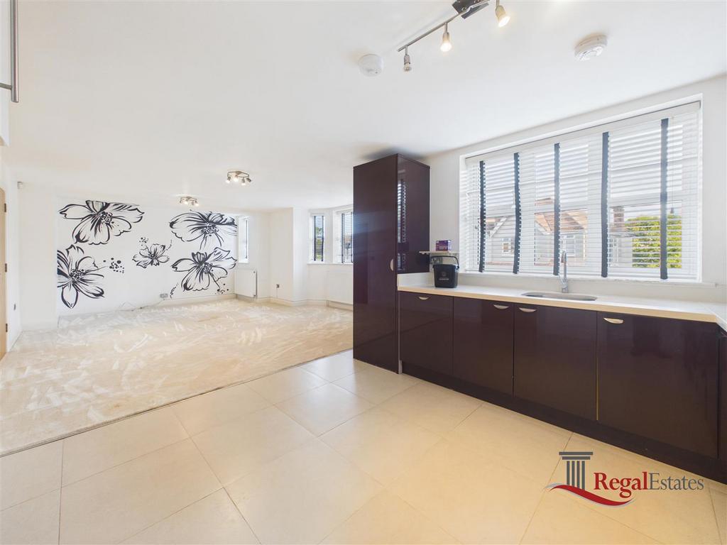 Apartment in Harrow - View 5