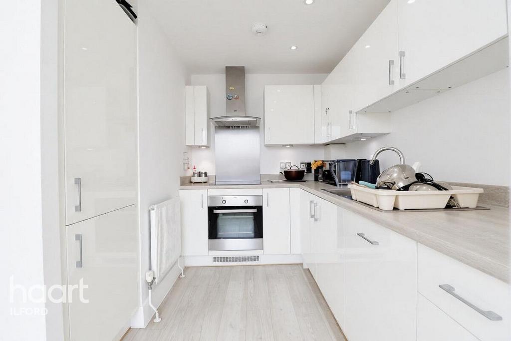Apartment in Ilford - View 5