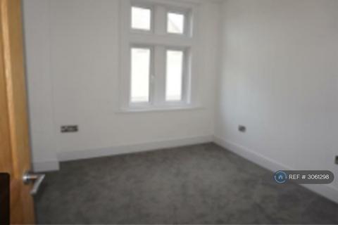 2 bedroom flat to rent, Bradford Road, Trowbridge, BA14