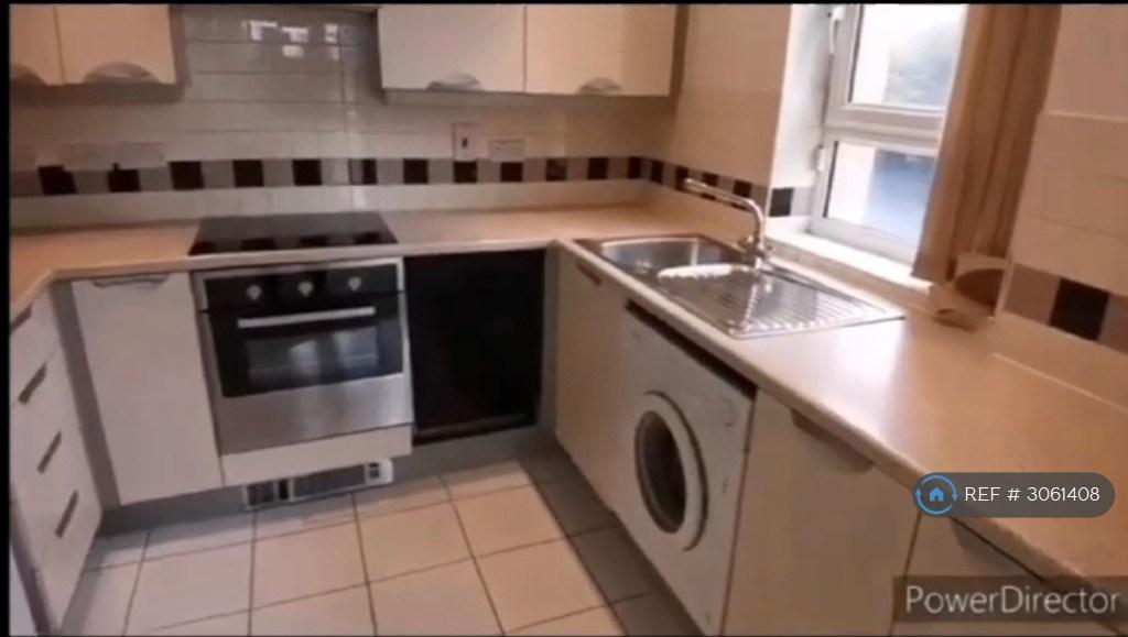 Apartment in Salford - View 2