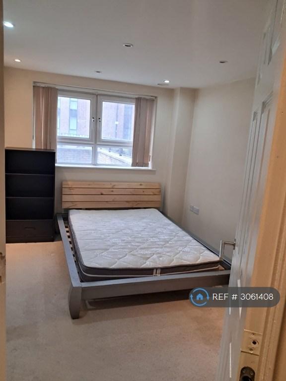 Apartment in Salford - View 5