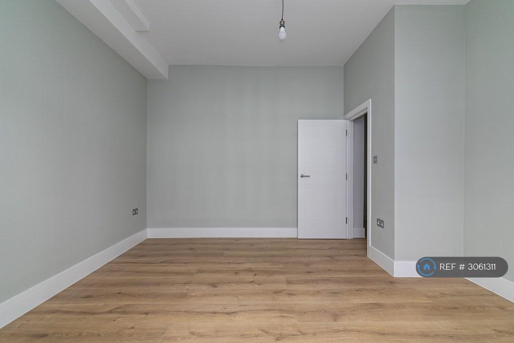 Apartment in London, Leytonstone - More
