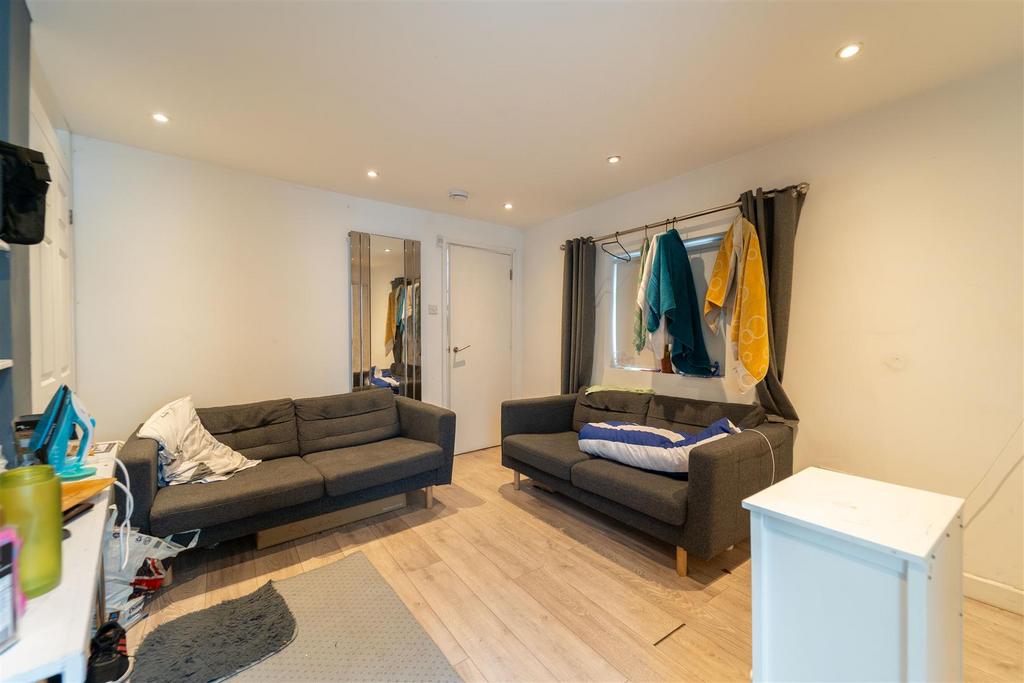 House in BIRMINGHAM - View 2