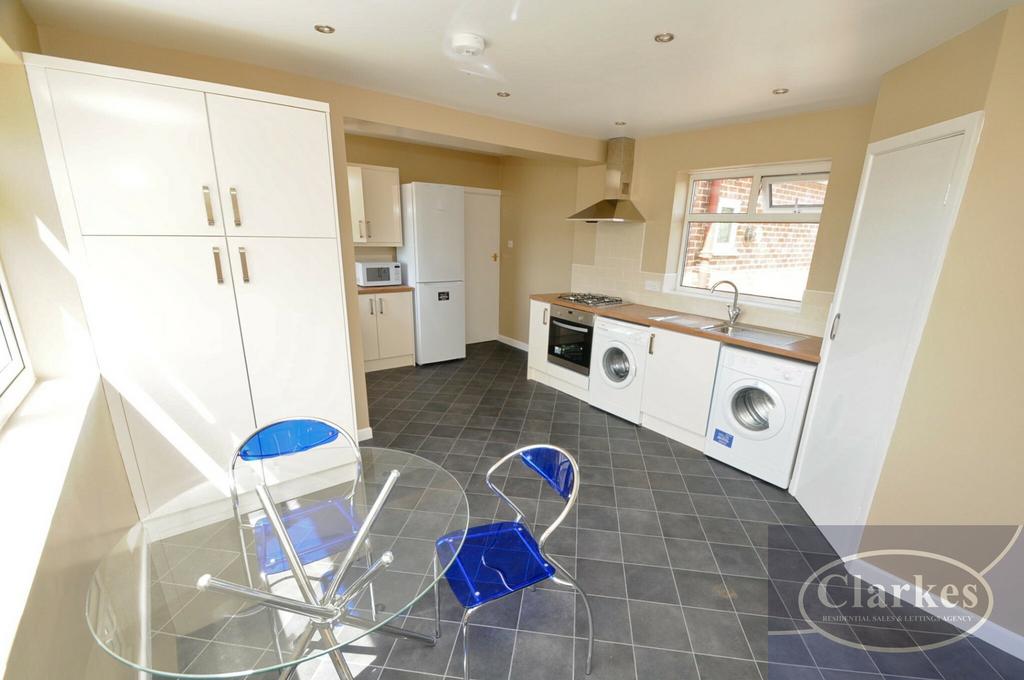 House in Poole - View 4